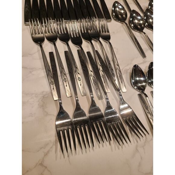 Oneidacraft Deluxe Stainless Capistrano Rose Floral Lot 74 Pieces Incl Serving - Picture 3 of 14